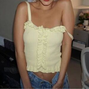 NWT  cinq a sept Marcella Cream Ruffled Top Size S